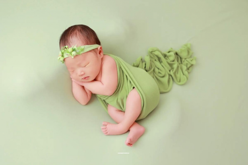 任丘宝宝边吃边拉正常吗